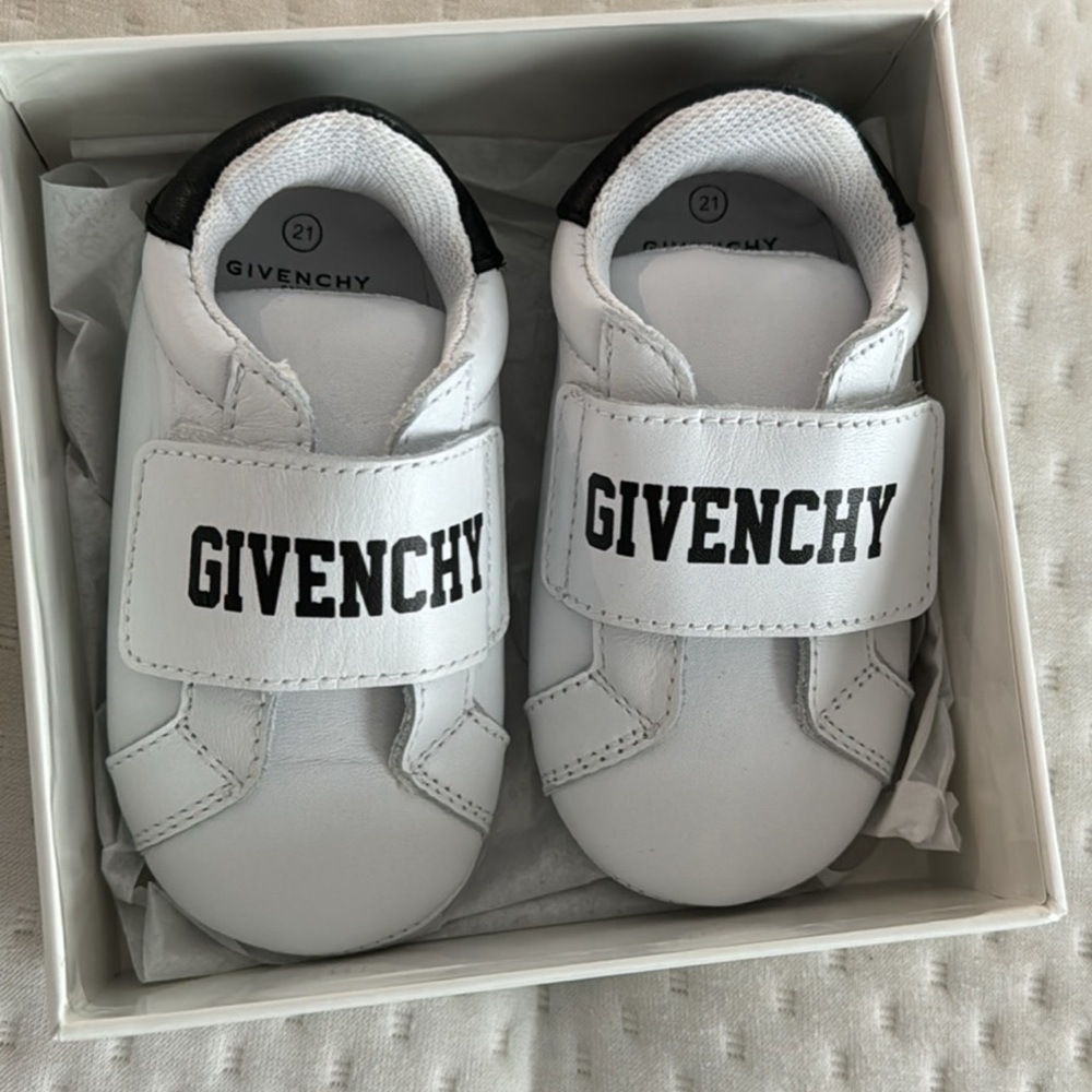 Givenchy baby shoes size 21